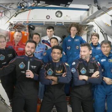 Private spaceflight ends with a Pacific splashdown for astronauts from India, Poland and Hungary