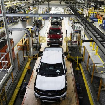 New tax break for auto loans could save some buyers thousands of dollars. But will it boost sales?