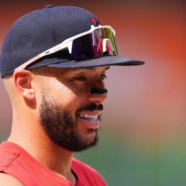 Carlos Correa is reuniting with the Astros after a trade from the Twins, AP source says