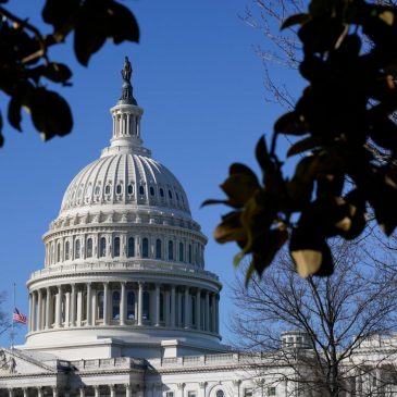 Ronald Brownstein: Congress is addicted to megabills — despite their risks