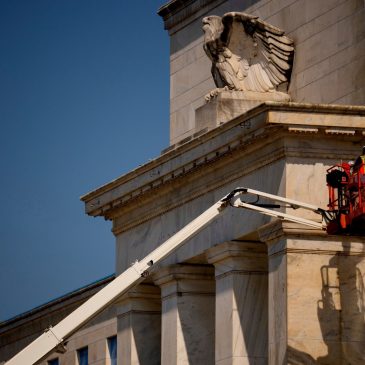 Fed minutes: Most officials worried about inflation moving higher