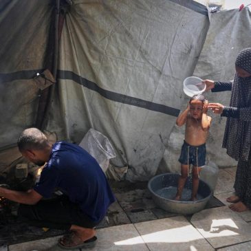 Heat and thirst drive families in Gaza to drink water that makes them sick