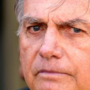 Brazilian police say ex-President Bolsonaro had planned to flee to Argentina seeking asylum
