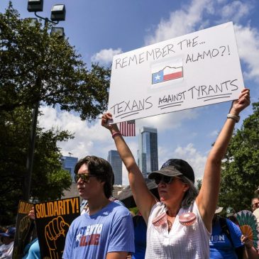 What to know about redistricting fights as Texas Democrats return and California starts work