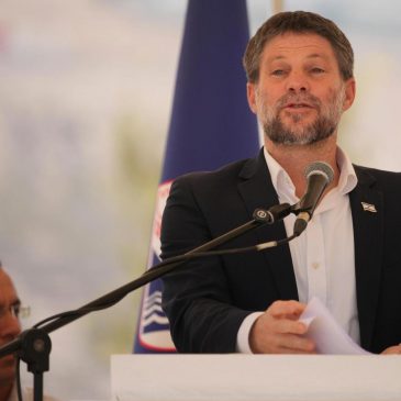 Israel announces a settlement that critics say will effectively sever the West Bank in two
