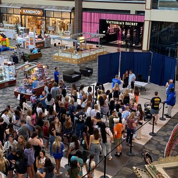 ‘Love Island USA’ star has meet and greet at Maplewood Mall