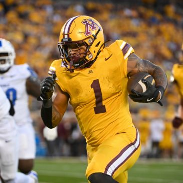 Gophers pull away for a 23-10 win over Buffalo in season opener