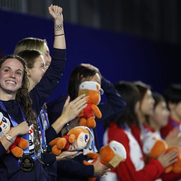 Lakeville’s Regan Smith logs another gold, another record in World Championships relay