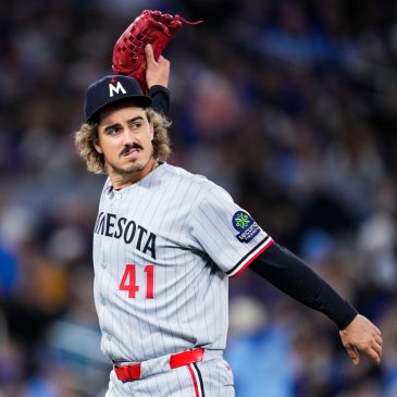 Blue Jays pound Ryan, Twins from the start
