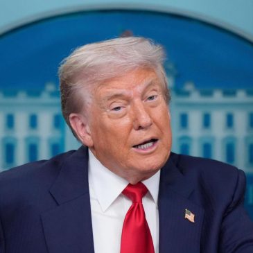 Michelle Goldberg: Echoes from Poland as Trump tries to make museums submit