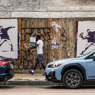 DC Man seen throwing sandwich at agent charged with misdemeanor after grand jury declines indictment