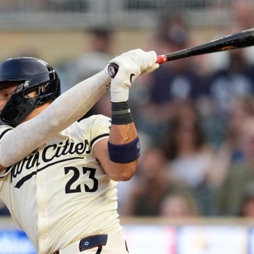 Twins nearly claw all the way back but fall to Yankees