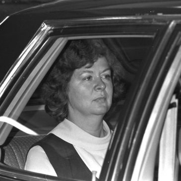 Sara Jane Moore, who tried to assassinate President Gerald Ford in 1975, dies at 95