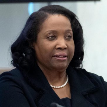 Justice Department probes mortgage fraud claims against Lisa Cook of Federal Reserve, AP source says