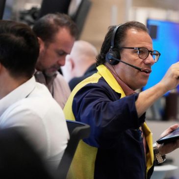 US stocks are stuck on pause as the countdown ticks to a decision by the Federal Reserve