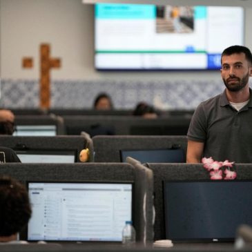 AI shakes up the call center industry, but some tasks are still better left to the humans