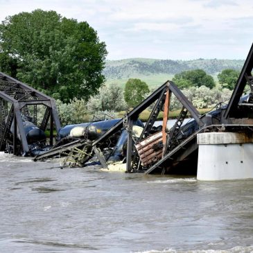 Federal government to markedly increase number of inspectors trained to spot rail bridge concerns