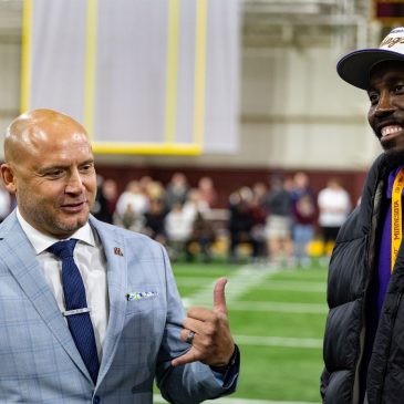 Gophers football thankful for Vikings’ willingness to open doors, talk ball