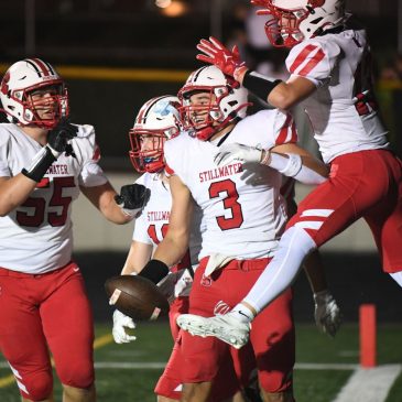High school football: Stillwater rolls past Mound View through delays