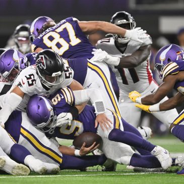 J.J. McCarthy struggles mightily as Vikings fall to Falcons