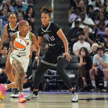 Big third quarter boosts Lynx to victory