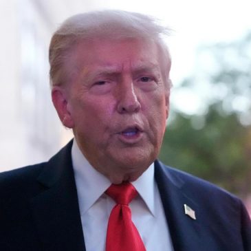 Judge temporarily blocks US efforts to remove some immigrant Guatemalan and Honduran children