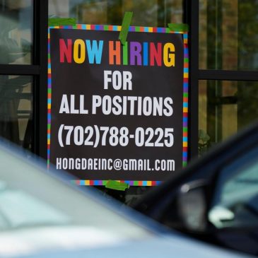 Applications for U.S. jobless benefits rise last week but remain in healthy range of past few years