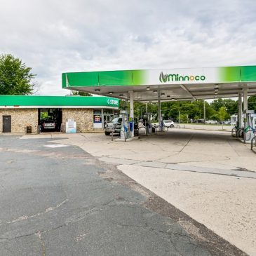 St Paul: Snelling-Randolph service station up for sale for $1.7 million