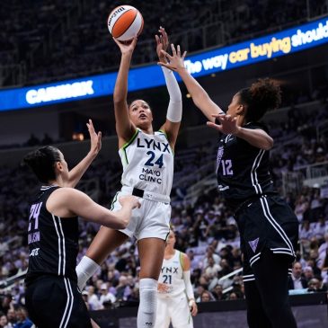 WNBA playoffs: Lynx rally from 17-point deficit to sweep Golden State