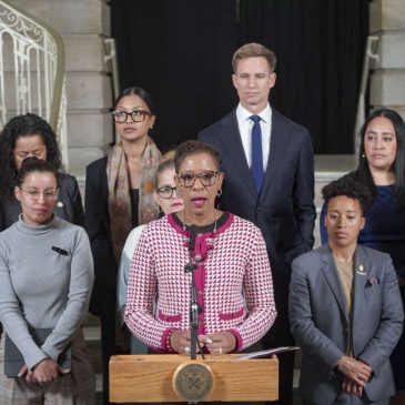 ‘No se metan’: Concejales municipales se oponen a agentes federales en Nueva York