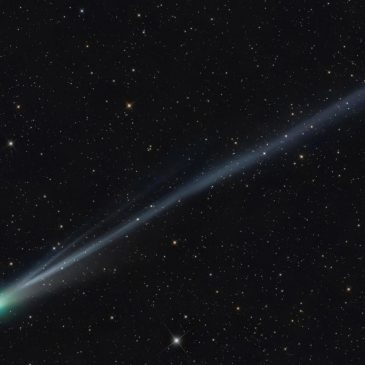 2 green comets shine bright. How to spot them in the night sky