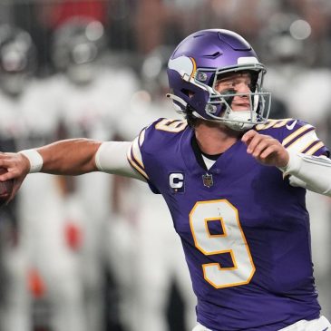 J.J. McCarthy back at practice for Vikings. Will he start against Eagles?