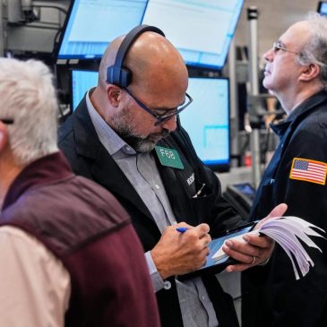 US stocks drift near their records as gold’s price falls again