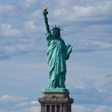 Commentary: Congresswomen unite, not for show, but in consequential bipartisanship, for immigration reform