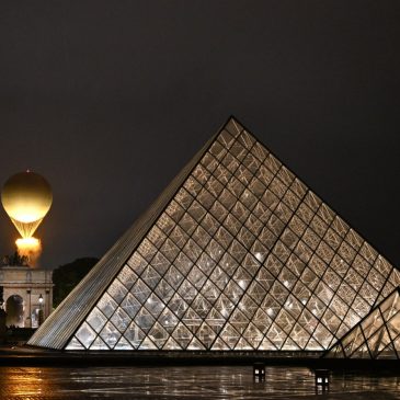 In just 7 brazen minutes, thieves grab ‘priceless’ jewels from louvre