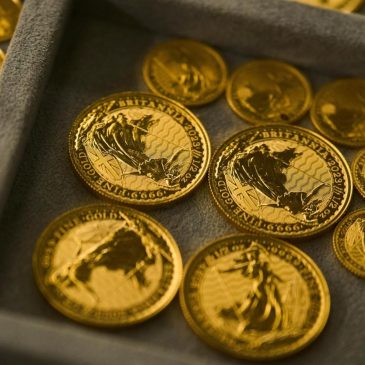Gold prices soar to new records amid US government shutdown