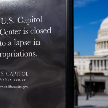 Both parties blame each other on 1st day of government shutdown as tourist sites close
