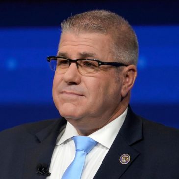 4 family members of Illinois governor candidate killed in Montana helicopter crash, campaign says