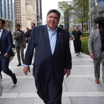 Billionaire Illinois Gov. Pritzker wins blackjack pot of $1.4M in Las Vegas