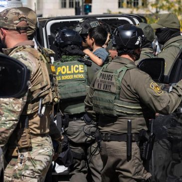 County judge in Chicago area bars ICE from arresting people at court