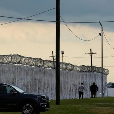 Man deported to Laos despite court ordering blocking his removal, attorneys say