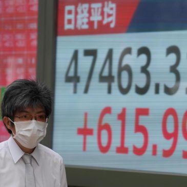 Wall Street rises as banks and tech companies help lead the way