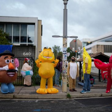 US appeals court says Trump can take command of Oregon troops though deployment blocked for now