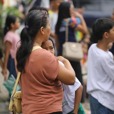 Two powerful quakes strike off southern Philippines, killing at least 7 people