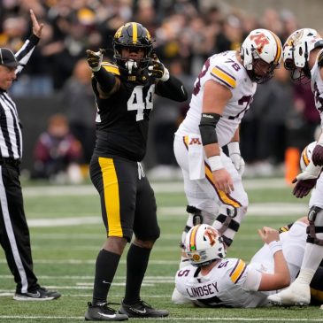 Gophers destroyed in 41-3 rivalry loss to Iowa