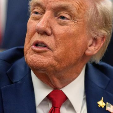 Trump pauses $2.1B for Chicago infrastructure projects, leveraging shutdown to pressure Democrats