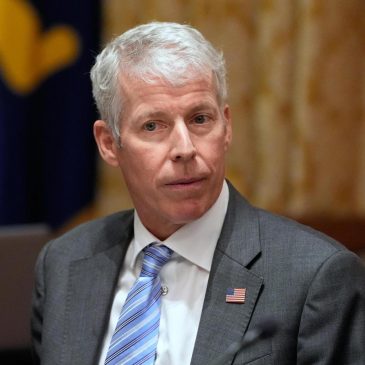 Energy Department offers $1.6 billion loan guarantee to upgrade transmission lines across Midwest