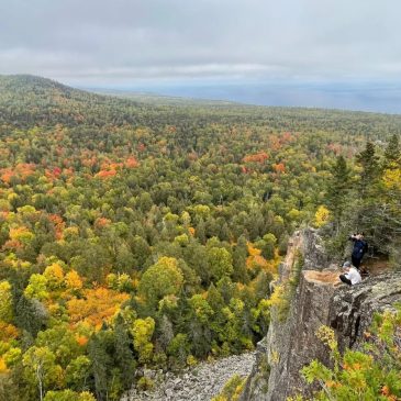 Take the scenic route to see the changing of the season near Duluth
