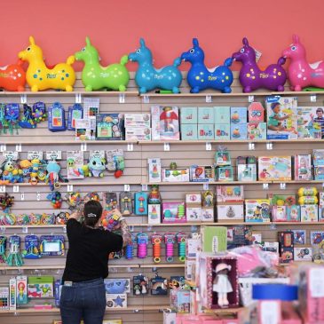 Will the price be right? What shoppers can expect for the holiday season