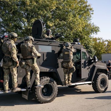 PODCAST: ¿Qué ocurrió en la redada migratoria con helicóptero y cientos de agentes en Chicago?